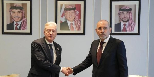 الصفدي يهنئ لبنان بالاتفاق ورجي: انتصار للحل الدبلوماسي