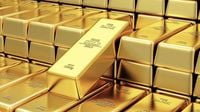 الذهب يزداد بريقا بفضل ضعف الدولار والمخاوف الإقتصادية
