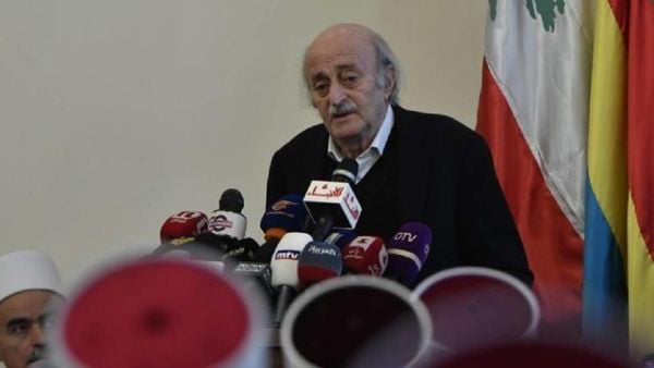 جنبلاط يرفض «الفخ»... ولو دفع الثمن درزيًا
يخوض أصعب معاركه... والتاريخ بينه وبين خصومه