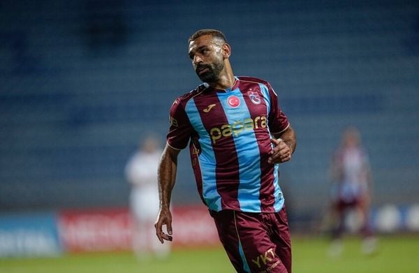 محمد صلاح يثير الجدل باسم مولوده الجديد