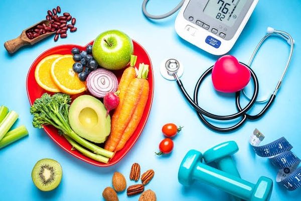 خبراء تغذية يحددون 5 أطعمة اقتصادية لخفض الكوليسترول وحماية صحة القلب