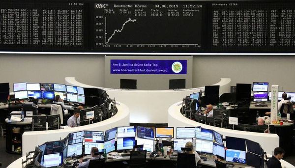 أسهم أوروبا ترتفع صباحا بفضل آمال التحفيز من البنك المركزي