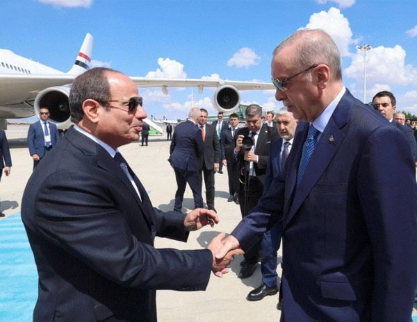 الزيارة الأولى منذ 12 عاماً
 السيسي من تركيا: نعتزم بدء مرحلة جديدة من العلاقة