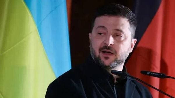 زيلينسكي: أوكرانيا مستعدة لوقف الغارات الجوية على المدن التي تعقد فيها مفاوضات في روسيا من الآن حتى يوم الإثنين