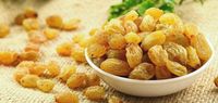 فوائد تناول 21 حبة زبيب يوميا