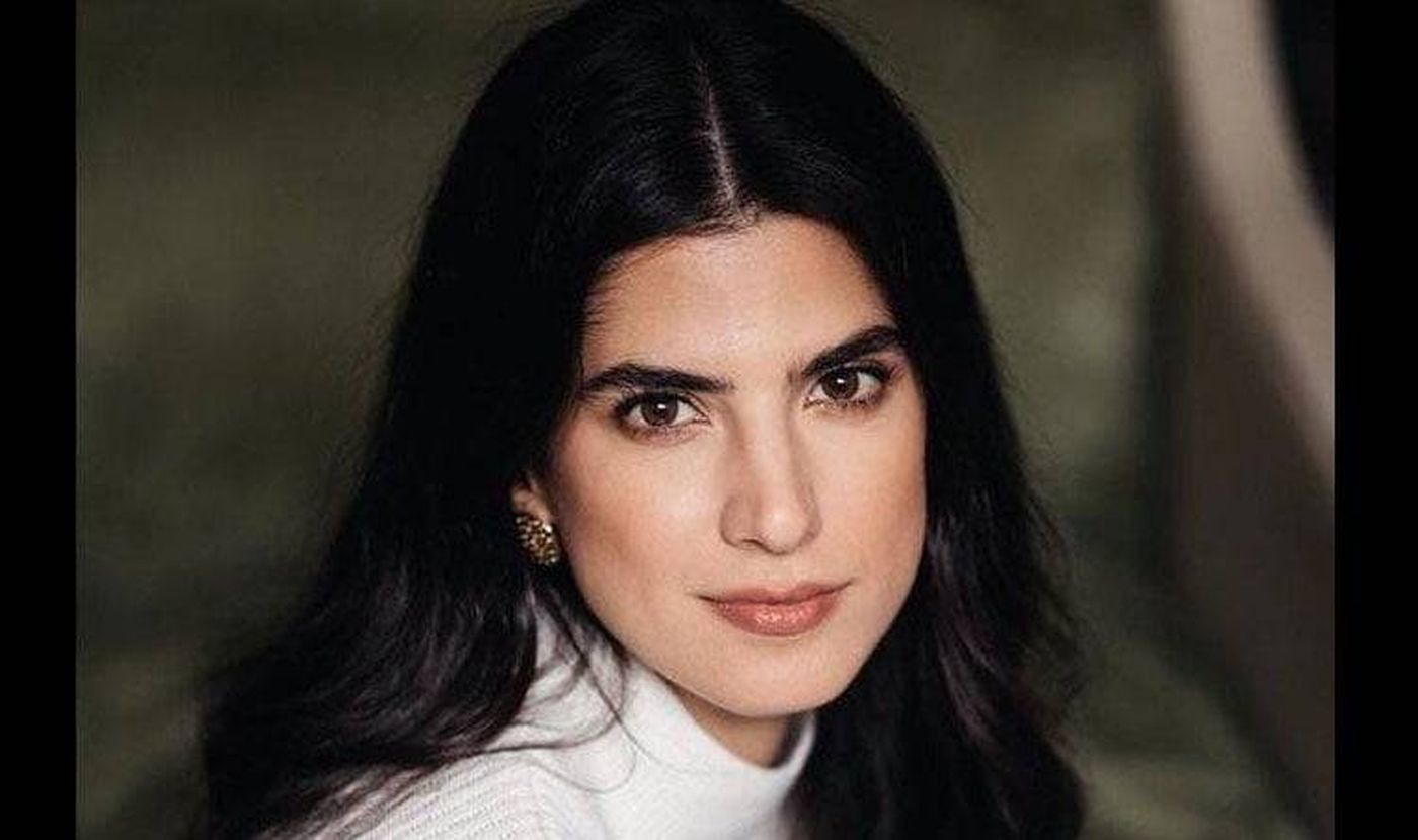 كارمن بصيبص تعيش قصّة حبّ في الأربعينيات