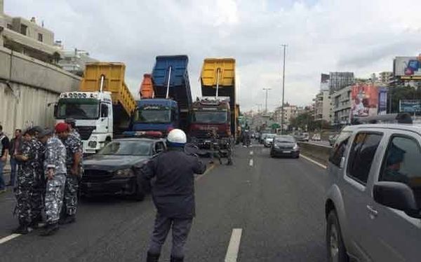 نقابة أصحاب الشاحنات :
مستمرّون بالاعتصام حتى تنفيذ المطالب