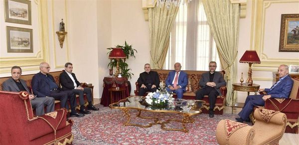 ارسلان يُغيَّب عن تقارب الخصوم... فما علاقة عون؟