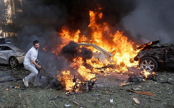 
«القاعدة» تتبنى التفجيرين الانتحاريين وتفشل في اقتحام السفارة الإيرانية...
23 شهيداً و147 جريحاً واستنكار عام والخميس يوم حداد وطني...
الجيش السوري يسيطر سيطرة كاملة على بلدة قارة في القلمون