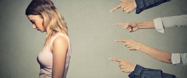 لست فاشلاً ولا منبوذاً.. كيف تتعامل مع رفض الناس لك؟