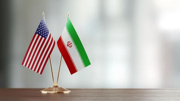المونيتور: طهران تعتمد خطاب متشدد يوازي مسار التفاوض مع واشنطن