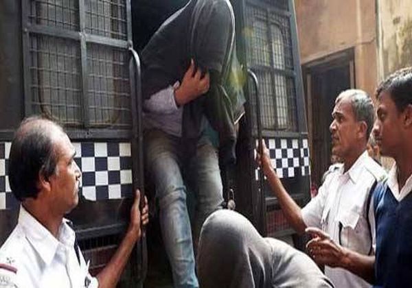 سجن 3 أشخاص 20 عاما لاغتصابهم طالبة