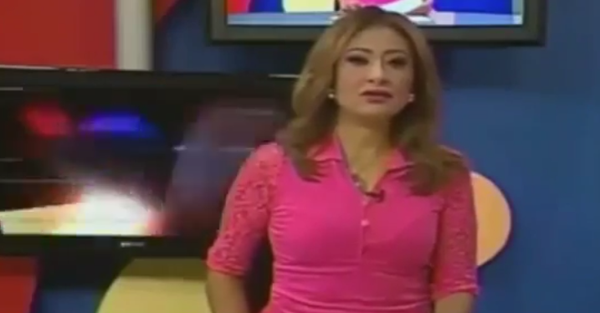 بالفيديو:  شيطان يقفز على امرأة أثناء مقابلة عن طرد الأرواح الشريرة!