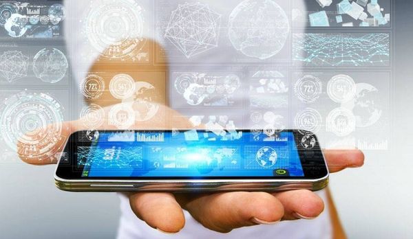 جديد التقنية.. هاتف Hydrogen One بشاشة ثلاثية الأبعاد