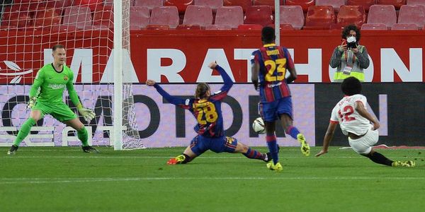 كأس اسبانيا : اشبيلية يسقط برشلونة وينتظره إياباً