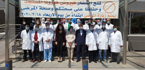 وقفة للجسم الطبي تكريما لـ38 طبيبا استشهدوا بكورونا
