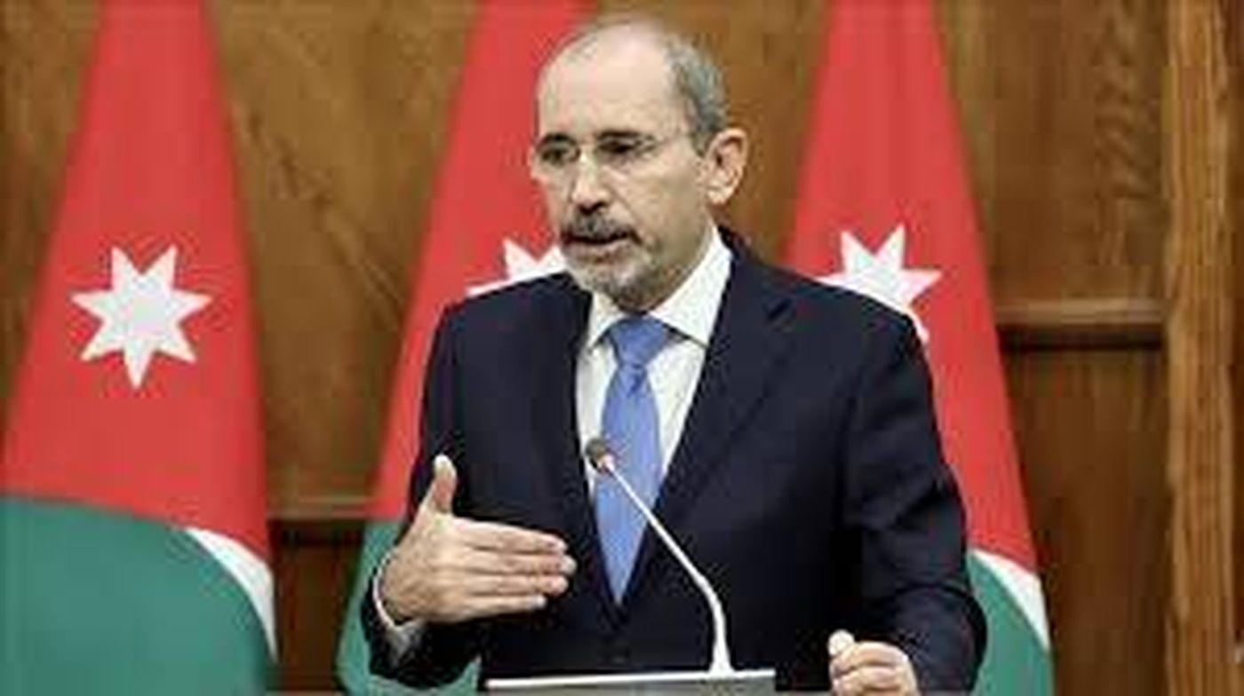 ماذا تتضمن الرسالة التي ينقلها وزير الخارجية الاردني من العاهل الاردني الى الرئيس الايراني؟