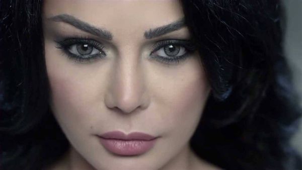 بالصورة: هيفاء وهبي تخسر الكثير من وزنها.. شاهدوا خصرها