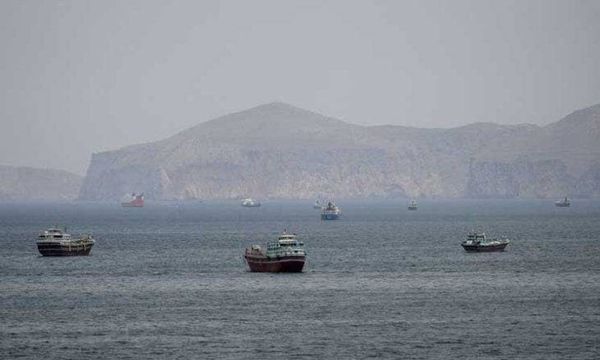 سفير إيران في موسكو: مضيق هرمز سيفتح لكن برسوم عبور