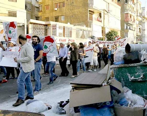 «حراك الجبل» يُنظّف الشوارع... والحراك يتظاهر «ضدّ المرض» : أنتم مُتقاعسون
ارسلان : تجربة المواطن مع الدولة فاشلة... والثلثاء الحسم في موضوع «الكوستا برافا»