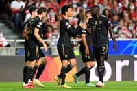 بايرن يستعرض وبرشلونة يحقق أول فوز له