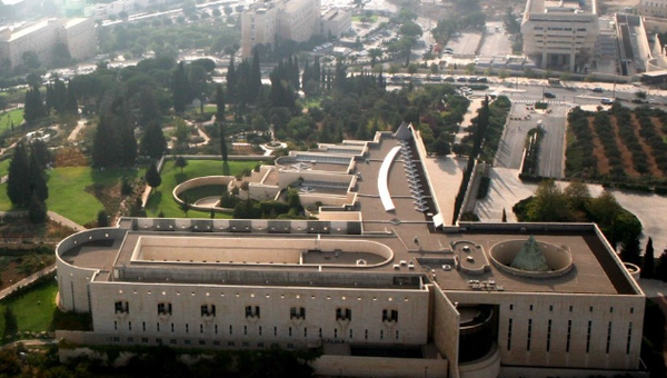 9 قضاة ينظرون في مصير القوائم والمرشحين العرب بالانتخابات الإسرائيلية