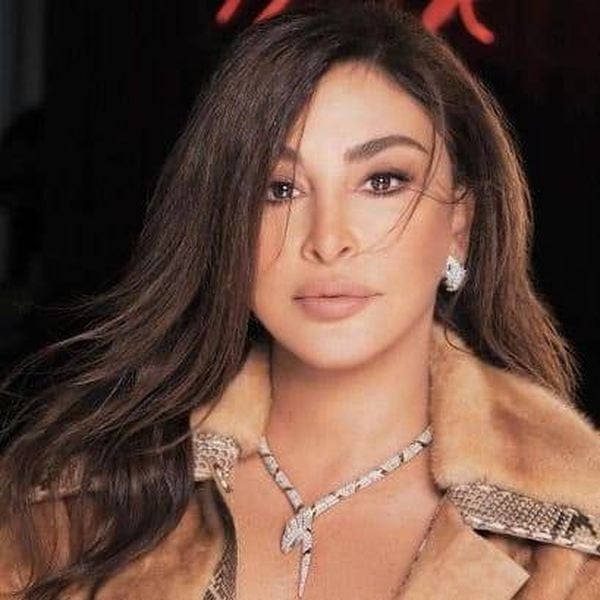 ريتويت بين الفنانة اليسا وشيخ العقل د. سامي ابي المنى