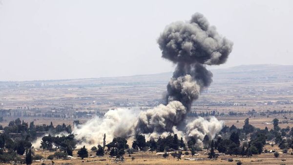 Government forces close on last rebel group in southwestern Syria