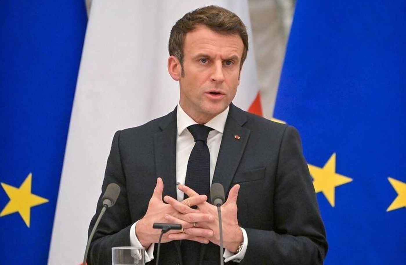 ماكرون يستقبل زيلينسكي في باريس: 