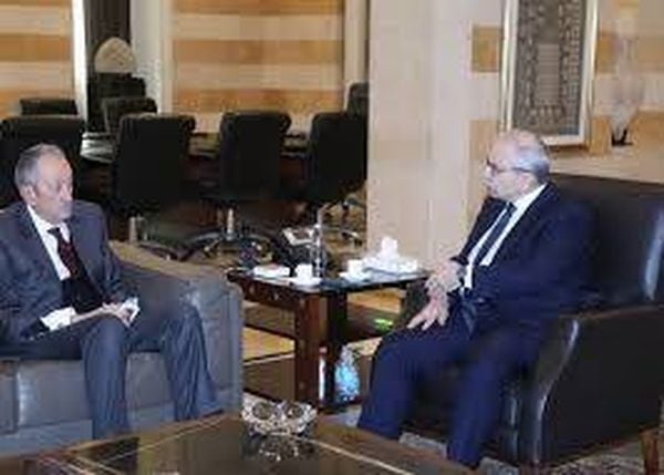 سيمون كرم: حزب الله لم يعط
أيّ معلومة عن مُنشآته للجيش اللبناني