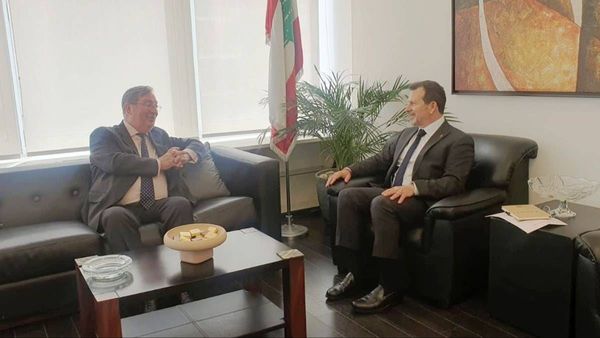 لقاء بين شحادة والسفير البريطاني لبحث التحضيرات لزيارة لندن والتعاون الرقمي