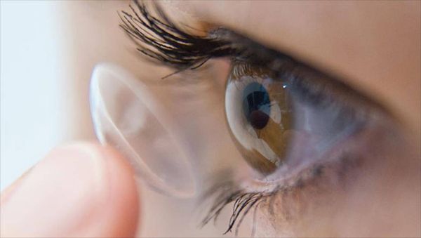 الصين.. ابتكار عدسات لاصقة لعلاج الغلاكوما