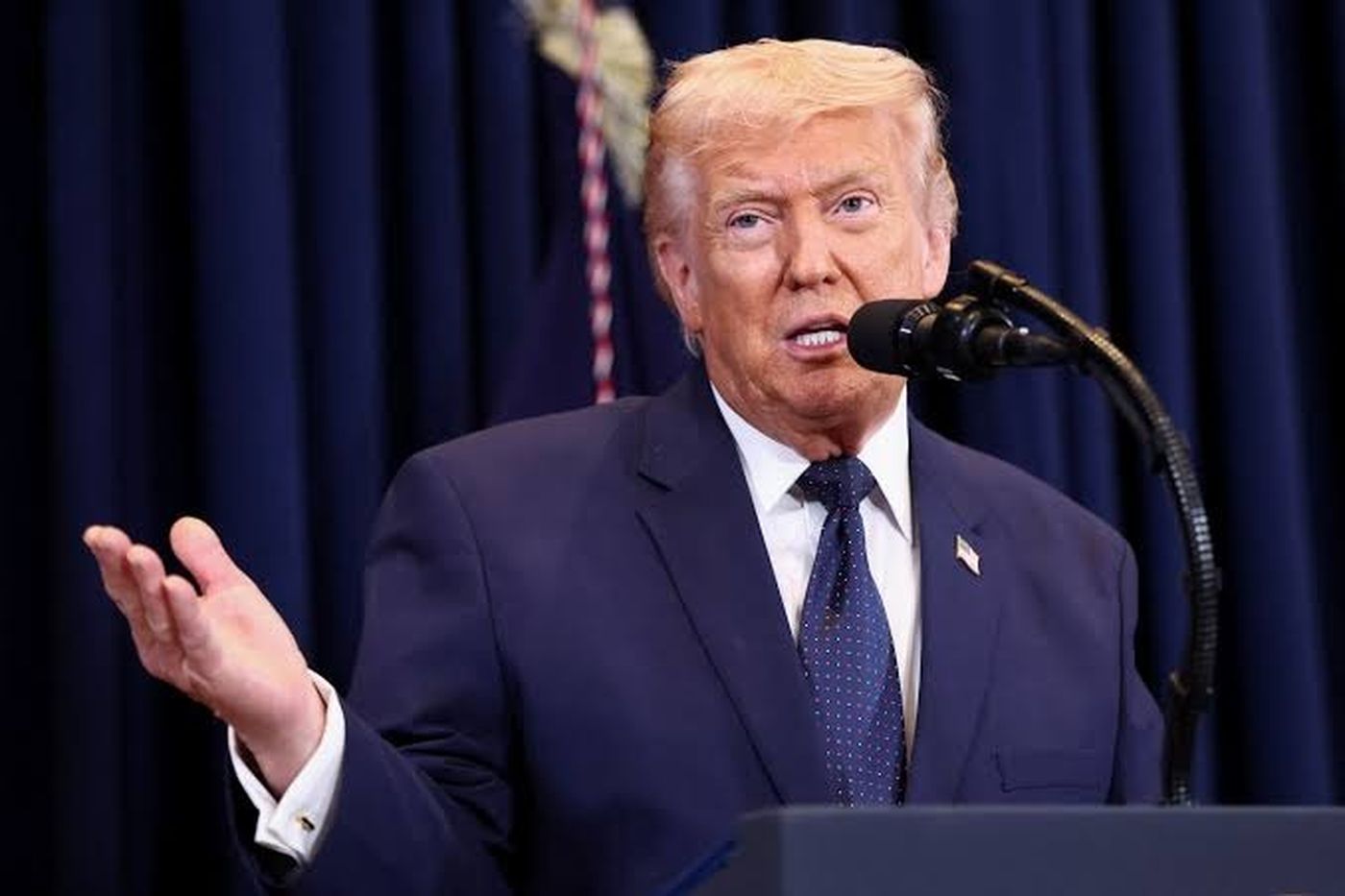 ترامب يسعى لحجب 800 مليون دولار.. وصدام جديد مع الكونغرس