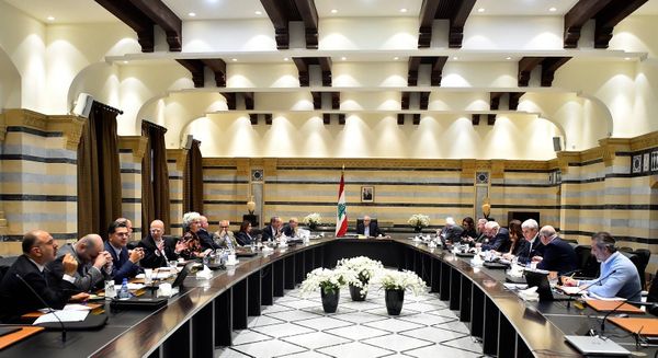 مجلس الوزراء يقر بند التفرغ في الجامعة اللبنانية...
وسيبحث رواتب القطاع العام بموعد أقصاه 15 شباط