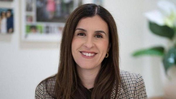 مهرجان أديلايد: انسحابات واستقالات