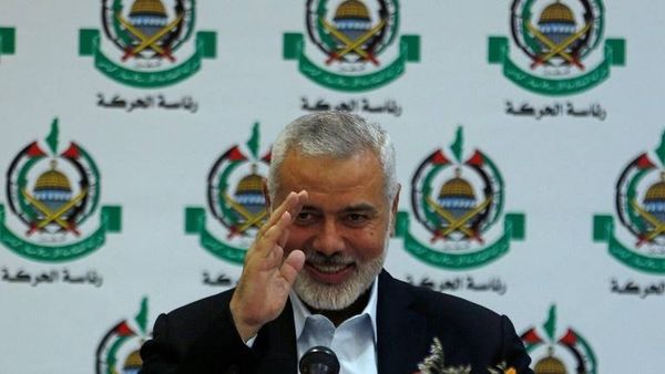 "حماس" تشيد بقرار محمود عباس!