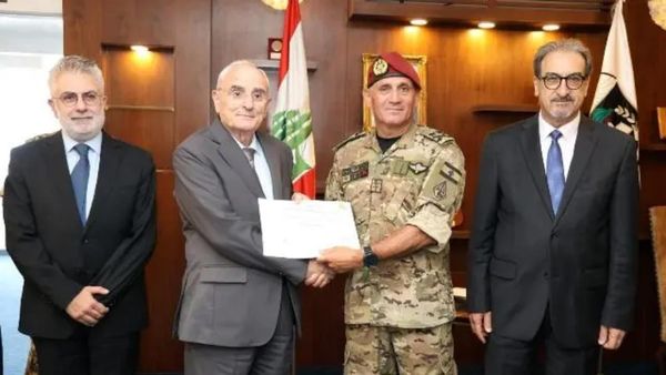 منسى يوزّع شهادات دورة مكافحة الفساد على ضباط المفتشية العامة
