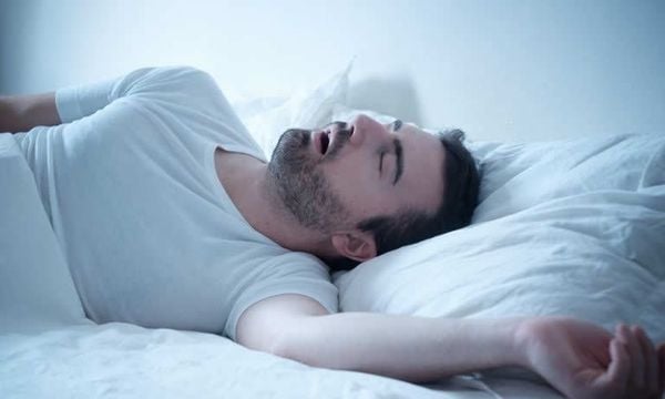 انقطاع النفس أثناء النوم.. اضطراب يتجاوز الشخير