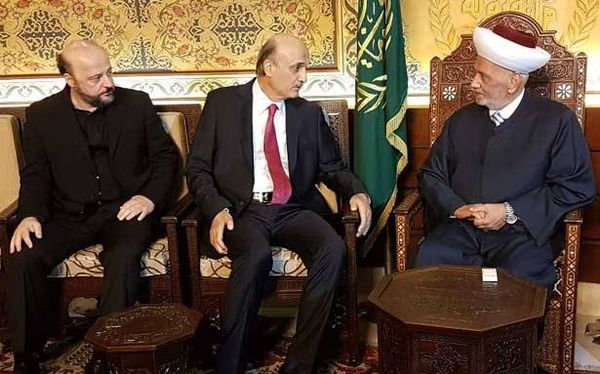 دريان عرض تطوّرات استقالة الحريري مع زواره
جعجع : بالرويّة والهدوء نتخطى الأزمة
هاشم : القيادات تتعاطى بمسؤوليّة