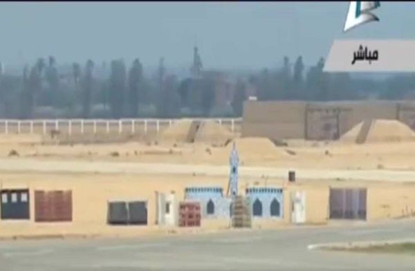 بالفيديو اتهام الجيش المصري والسيسي بالكفر لوجود مجسم مسجد في مناورة عسكرية