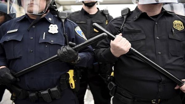 السلطات الأمريكية تعتقل 3 مشتبه بهم في مقتل شاب روسي