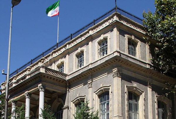 الخارجية الإيرانية: نقف بوجه كل من يستخدم "لغة التهديد"