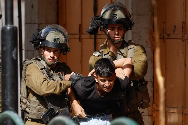 استشهاد طفل فلسطيني برصاص جيش الإحتلال في الخليل