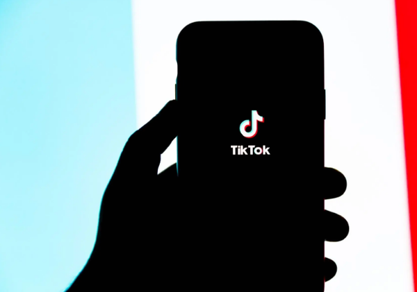 بسبب 