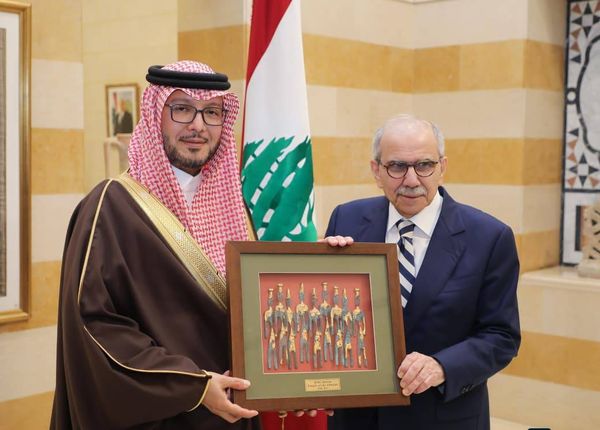 سلام يستقبل بخاري مودعاً ويلتقي النائب عبدالله