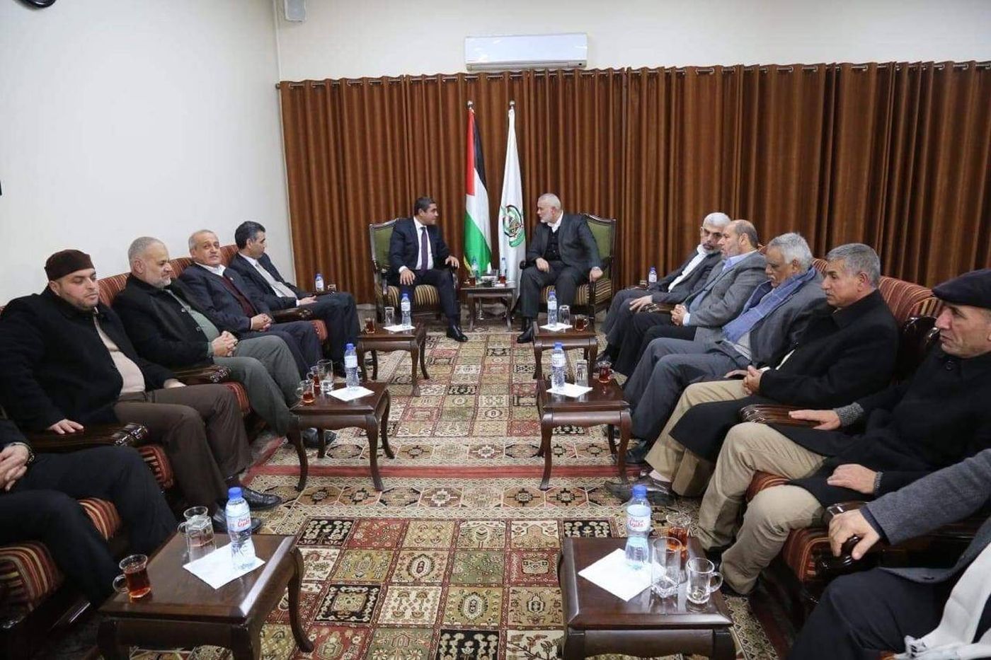 ماذا دار بين الوفد المصري والفصائل الفلسطينية في غزّة؟