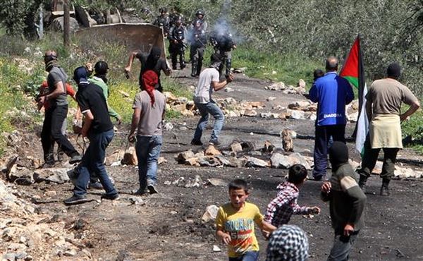 إنديك يبحث عن «طبخة» فلسطينية بديلة: 
اقتراح «تقليص» الاستيطان.. لا تجميده!
