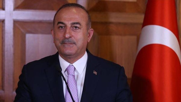 تشاووش أوغلو: عازمون على تطهير شرق الفرات من الإرهاب