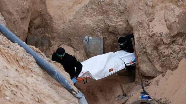 الاحتلال يتسلم جثتي أسيرين إسرائيليين في غزة