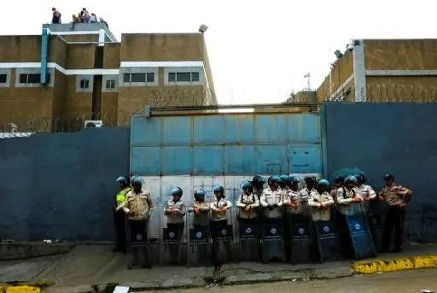 كاراكاس تحوّل أسوأ سجونها إلى مركز اجتماعي!